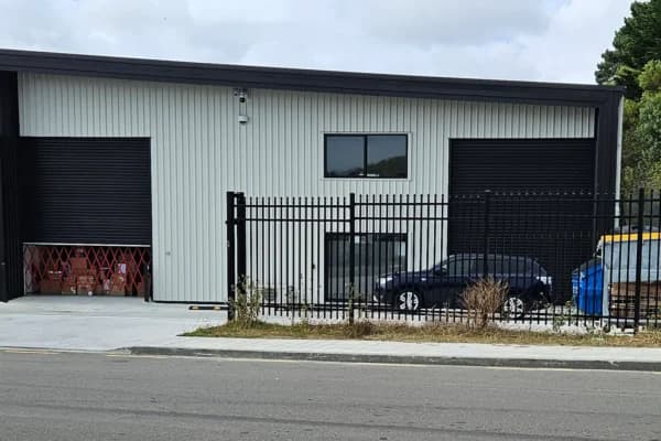 Contemporary mono-pitch warehousing, Wellington